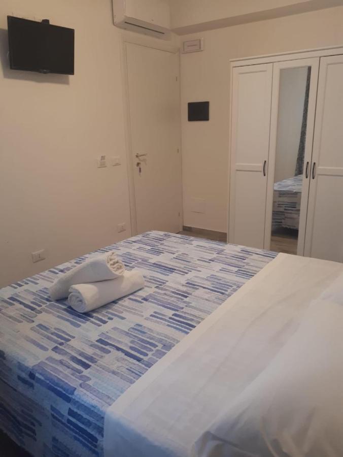 Cuor Di Leone Guest House ฟาวีญานา ภายนอก รูปภาพ